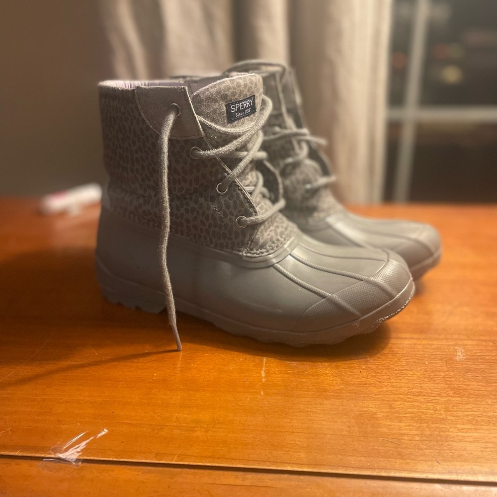 Girls Sperry Size 5 Snow Boots